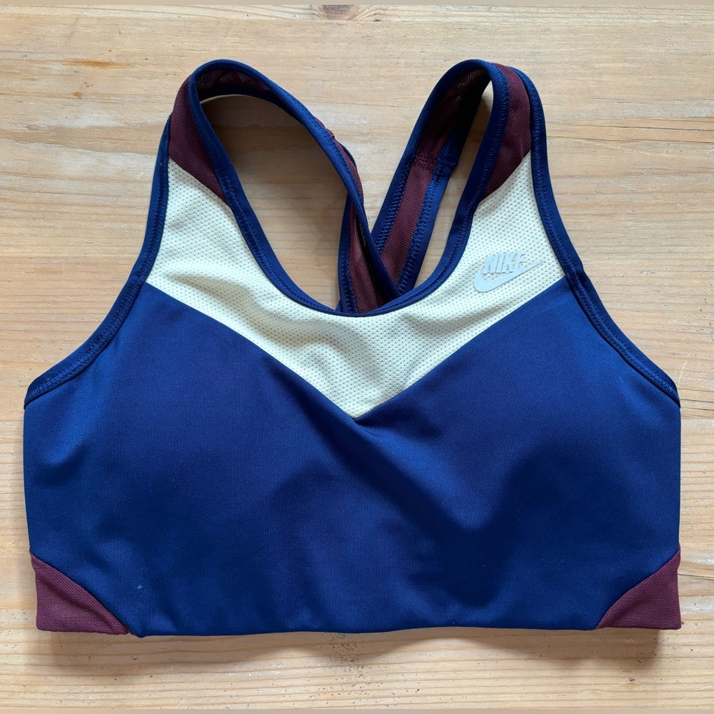 Nike - sports bra, size S